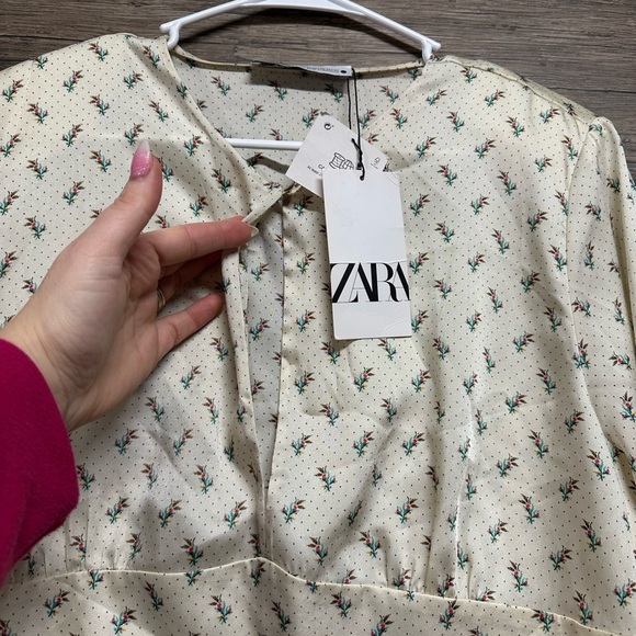 Zara Cream Mandarin Collar Floral Crop Blouse - Picture 5 of 9